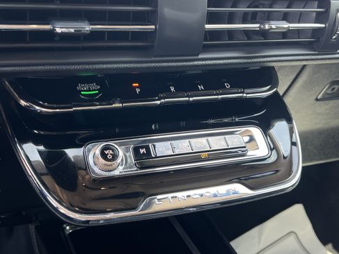 Certified 2023 Lincoln Corsair AWD image 20