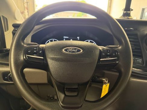 Used 2022 Ford Transit 350 DRW RWD image 19