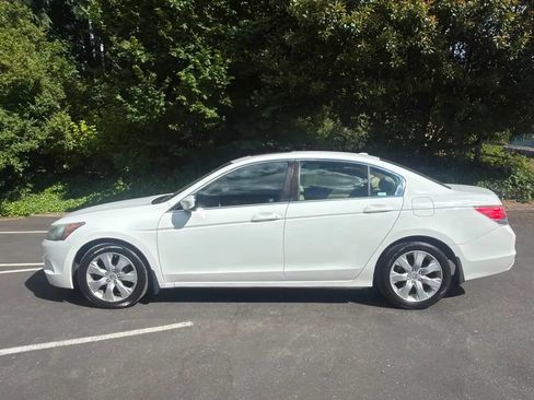 Used 2009 Honda Accord EX-L image 2