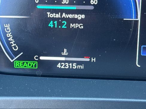 Certified 2023 Toyota Crown XLE image 3