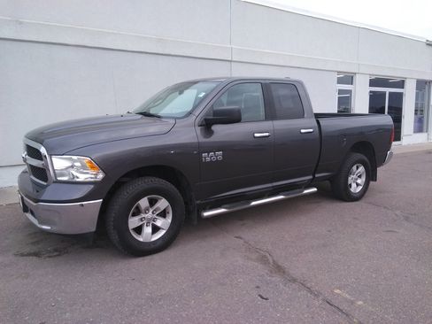 Used 2018 RAM 1500 Classic SLT image 2