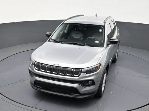 Used 2022 Jeep Compass Latitude FWD image 20