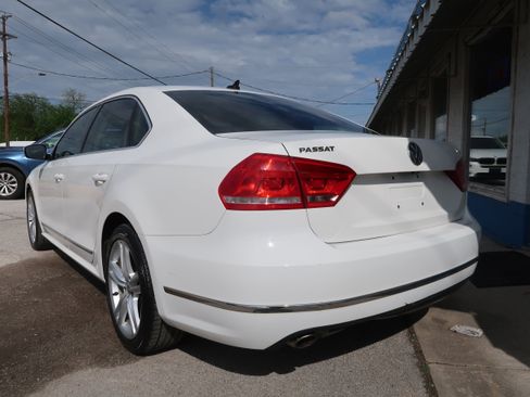 Used 2014 Volkswagen Passat TDI SE image 7