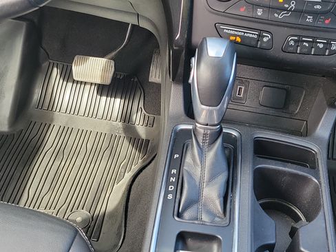 Used 2019 Ford Escape Titanium AWD/4WD image 24