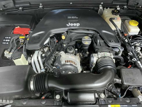 Used 2020 Jeep Wrangler Unlimited Rubicon AWD/4WD image 9