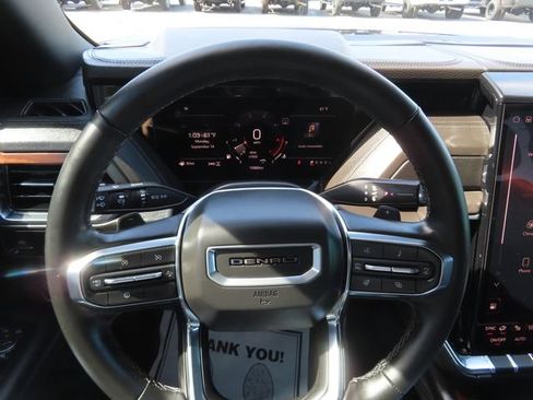 Used 2025 GMC Yukon Denali AWD/4WD image 35