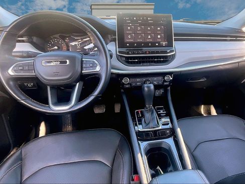 Used 2022 Jeep Compass Limited image 15