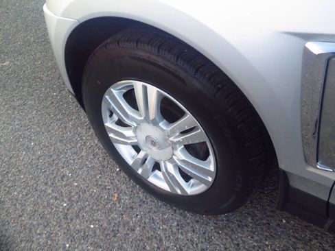 Used 2014 Cadillac SRX Luxury w/ Driver Awareness Package image 32