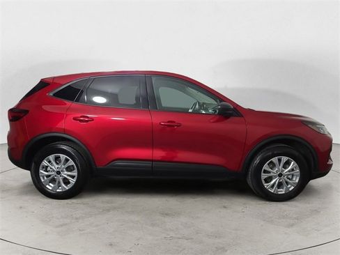 Certified 2025 Ford Escape Active w/ Cold Weather Package image 6