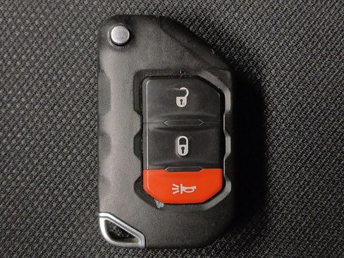 Used 2020 Jeep Wrangler Unlimited Sport S AWD/4WD image 32