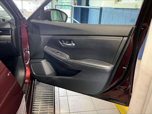 Used 2021 Nissan Sentra SV FWD image 12