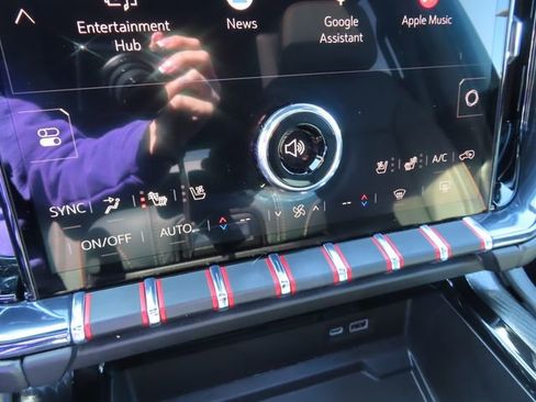 Used 2025 GMC Yukon AT4 w/ AT4 Premium Plus Package image 34