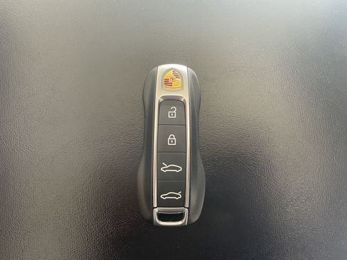 Used 2025 Porsche Taycan 4S AWD/4WD image 25