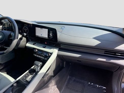 Used 2025 Hyundai Elantra Limited FWD image 32