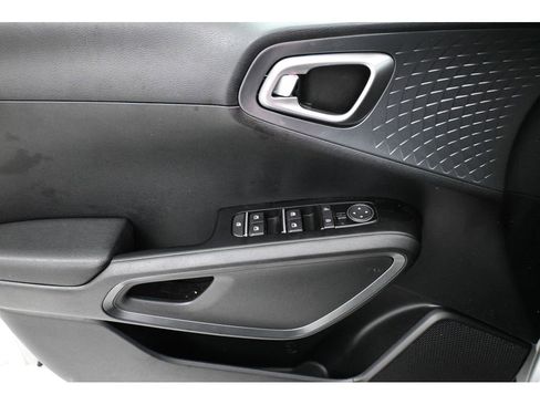 Used 2021 Kia Soul EX FWD image 10