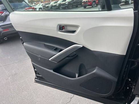 New 2026 Toyota Corolla Cross L image 28