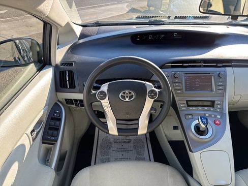 Used 2014 Toyota Prius Two image 24