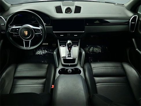 Used 2020 Porsche Cayenne S image 4
