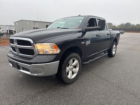 Used 2019 RAM 1500 Classic SLT image 7