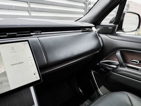 Used 2025 Land Rover Range Rover Long Wheelbase SE image 74