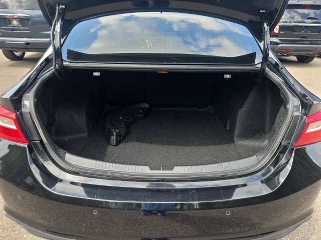 Used 2018 Chevrolet Malibu LT w/ Driver Confidence Package FWD image 24