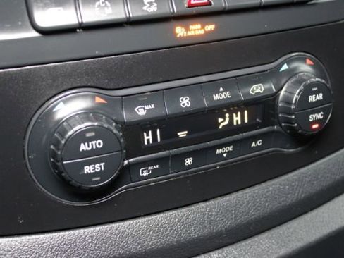 Used 2019 Mercedes-Benz Metris Passenger image 15