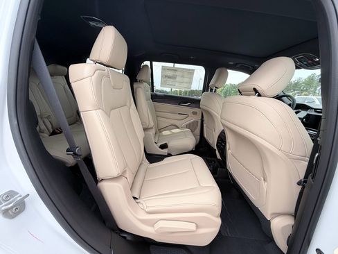 New 2026 Jeep Grand Cherokee L Limited RWD image 27