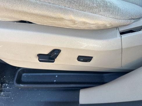 Used 2014 Dodge Grand Caravan SXT w/ UConnect Hands-Free Group image 19