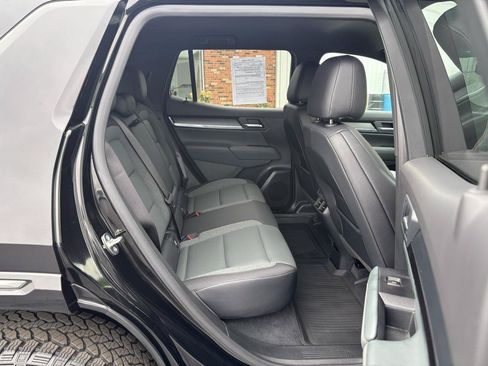 Used 2026 GMC Terrain AT4 w/ LPO, Black Badging Package AWD/4WD image 13
