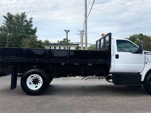 Used 2022 Ford F750 2WD Regular Cab Super Duty image 9