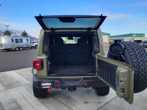 New 2026 Jeep Wrangler Unlimited Rubicon w/ Xtreme 35 Tire Package image 11