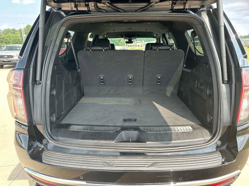 Used 2021 Chevrolet Suburban High Country image 24