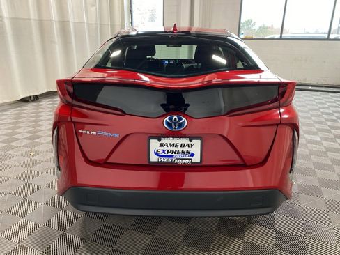 Used 2020 Toyota Prius Prime LE image 16