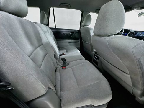Used 2019 Honda Pilot EX image 32