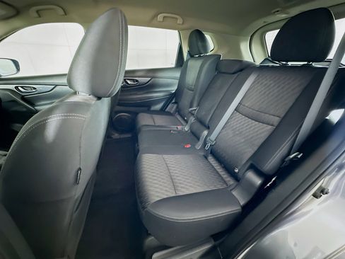 Used 2018 Nissan Rogue S FWD image 26