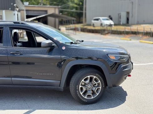 Used 2021 Jeep Cherokee Trailhawk AWD/4WD image 10