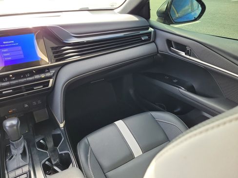 Certified 2025 Toyota Camry SE FWD image 17