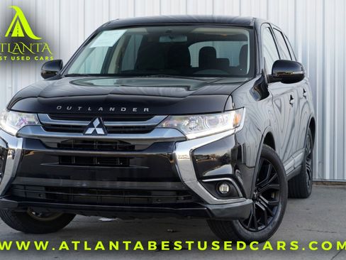 Used 2017 Mitsubishi Outlander SE image 1