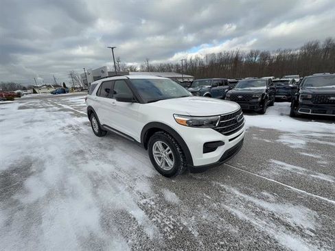 Certified 2023 Ford Explorer XLT image 9