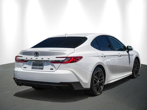 Used 2026 Toyota Camry SE w/ Multimedia Upgrade Package FWD image 6