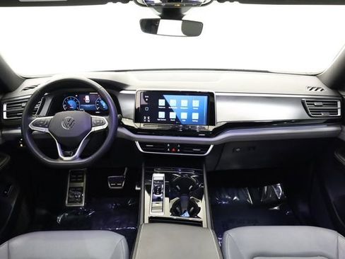 Used 2024 Volkswagen Atlas Cross Sport SEL R-Line image 16