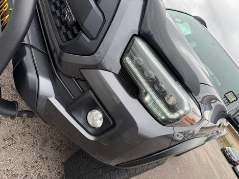 Used 2016 Toyota Tacoma TRD Off-Road w/ Premium & Technology Package AWD/4WD image 37