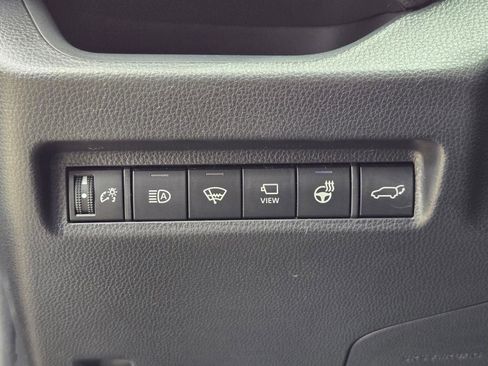 Used 2022 Toyota RAV4 XSE AWD/4WD image 16