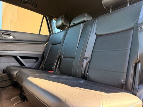 Used 2022 Volkswagen Atlas Cross Sport SE image 29