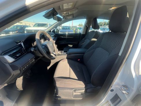Used 2025 Toyota Camry LE image 27