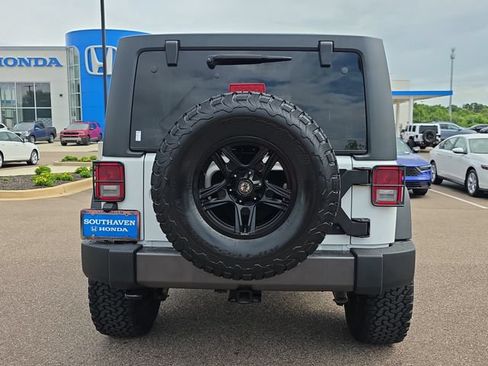 Used 2017 Jeep Wrangler Unlimited Sport AWD/4WD image 4