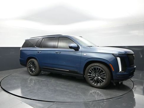 Used 2025 Cadillac Escalade Sport Platinum w/ LPO, Floor Liner Package AWD/4WD image 1