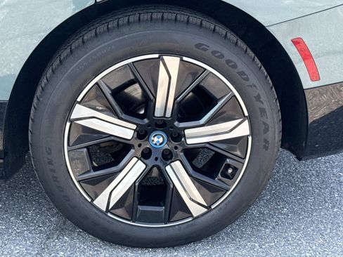 Used 2024 BMW iX xDrive50 w/ Sport Package AWD/4WD image 12