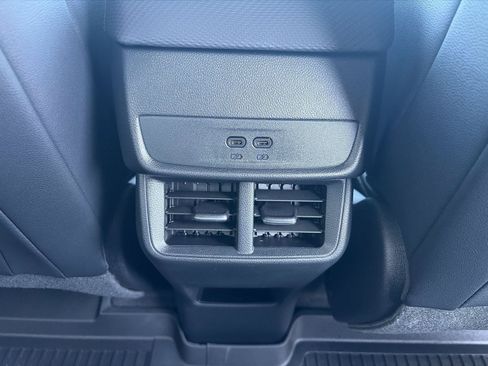 New 2026 Chevrolet Equinox LT w/ Convenience Package II AWD/4WD image 13