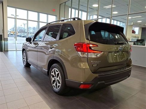 Certified 2022 Subaru Forester Premium w/ Popular Package #1 image 4